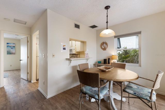 205 HIGHLAND AVENUE 2, Bradenton Beach, FL 34217