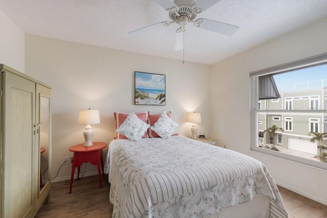 205 HIGHLAND AVENUE 2, Bradenton Beach, FL 34217