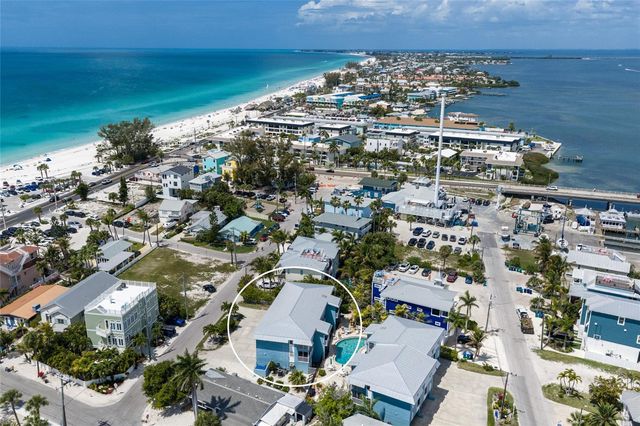 205 HIGHLAND AVENUE 2, Bradenton Beach, FL 34217