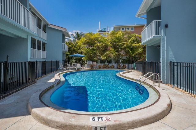 205 HIGHLAND AVENUE 2, Bradenton Beach, FL 34217