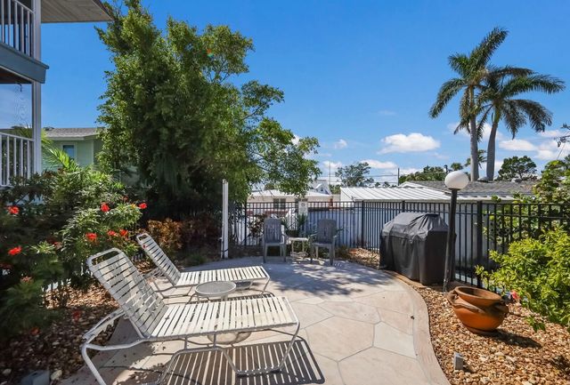 205 HIGHLAND AVENUE 2, Bradenton Beach, FL 34217