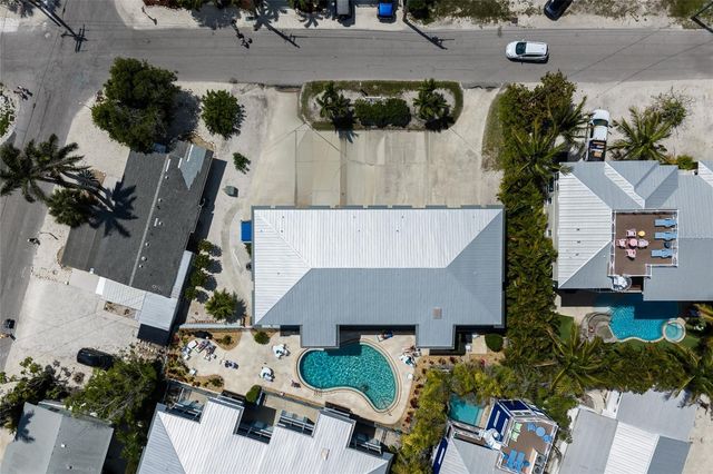 205 HIGHLAND AVENUE 2, Bradenton Beach, FL 34217