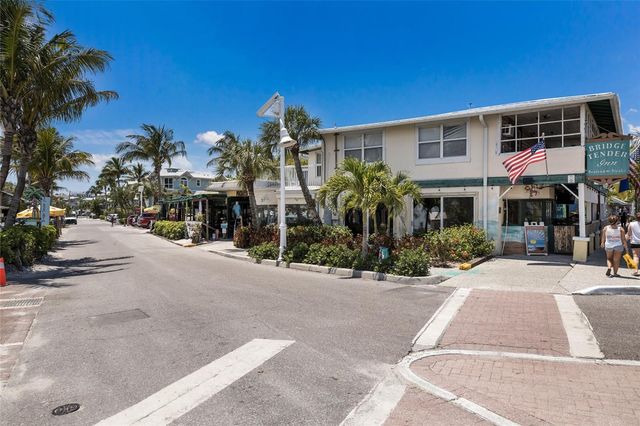 205 HIGHLAND AVENUE 2, Bradenton Beach, FL 34217