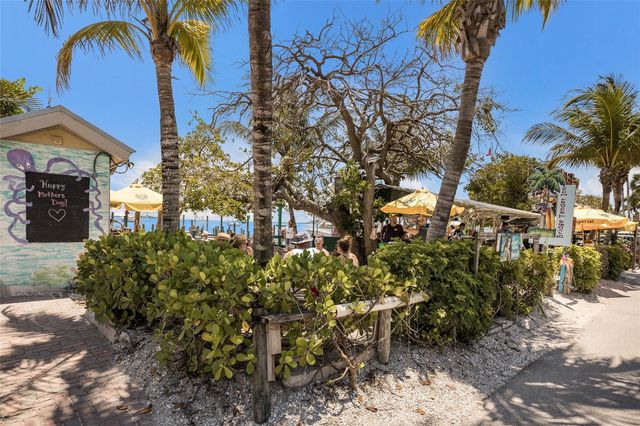 205 HIGHLAND AVENUE 2, Bradenton Beach, FL 34217