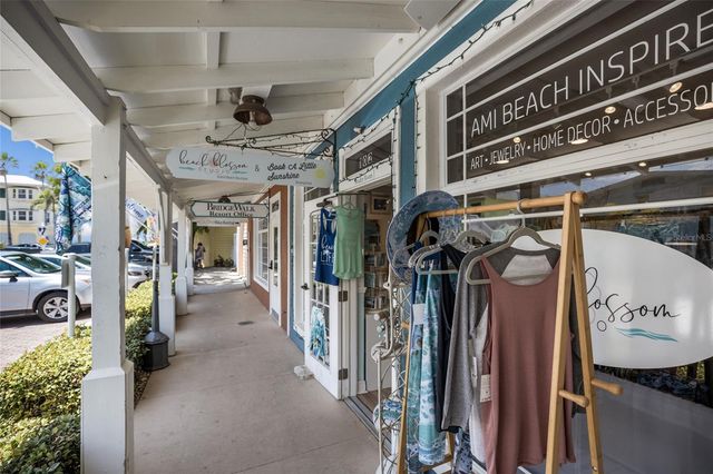205 HIGHLAND AVENUE 2, Bradenton Beach, FL 34217