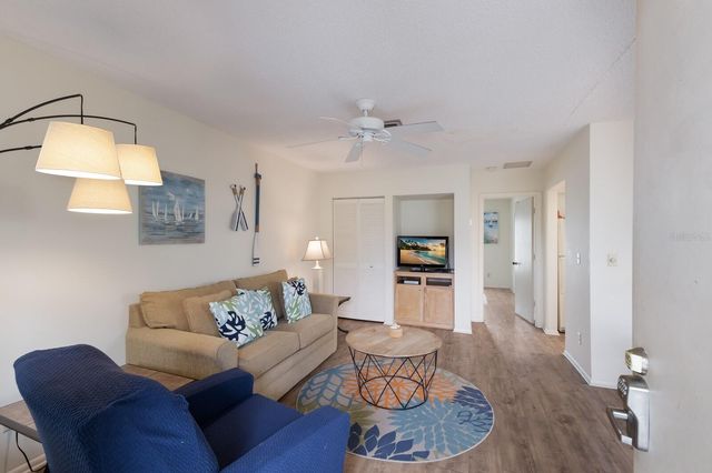 205 HIGHLAND AVENUE 2, Bradenton Beach, FL 34217
