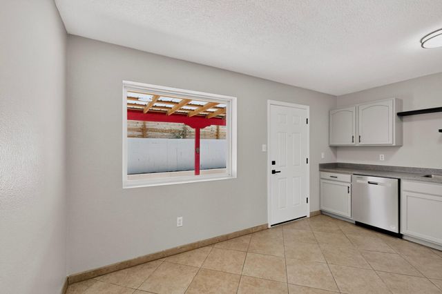 5748 Pinon Flats Road NW, Albuquerque, NM 87114