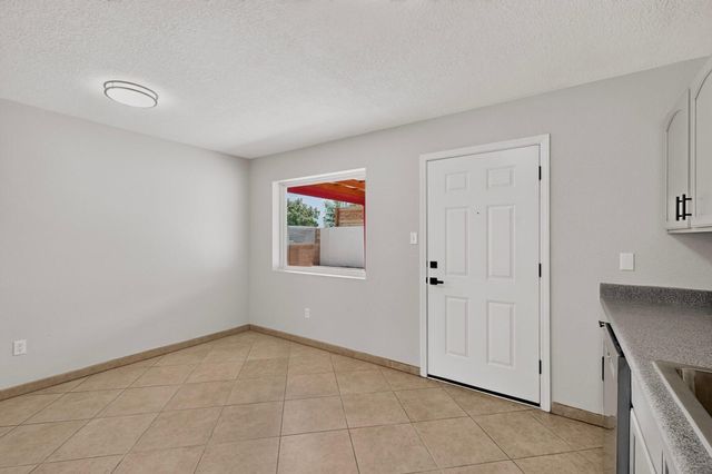 5748 Pinon Flats Road NW, Albuquerque, NM 87114
