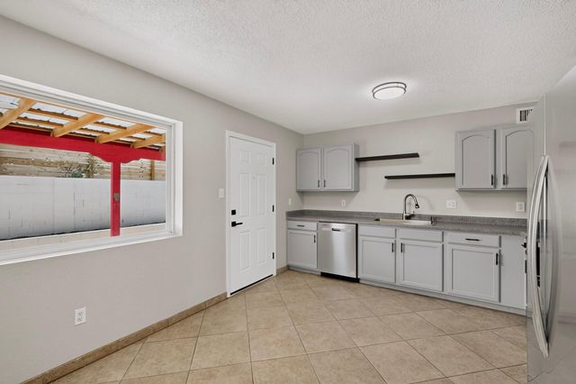 5748 Pinon Flats Road NW, Albuquerque, NM 87114