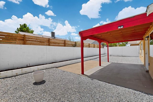 5748 Pinon Flats Road NW, Albuquerque, NM 87114