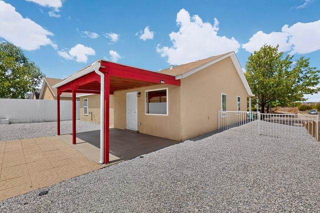 5748 Pinon Flats Road NW, Albuquerque, NM 87114