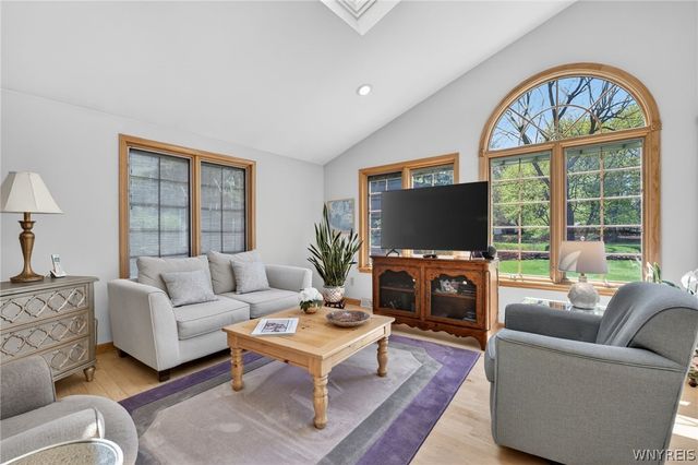 153 The Paddock, Amherst, NY 14221
