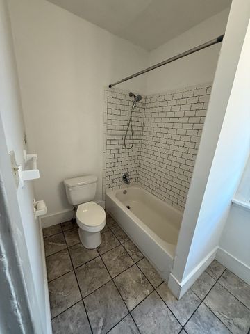 3002 ROSE Avenue, Erie, PA 16510