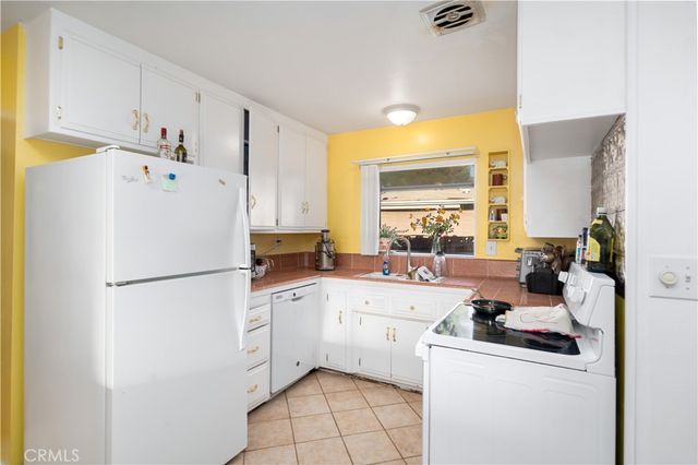 810 Majela, Hemet, CA 92543