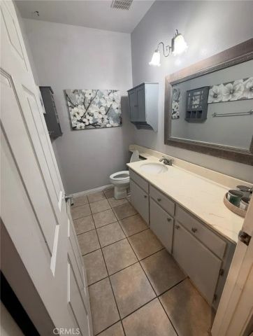 19928 Chase Street 23, Winnetka, CA 91306