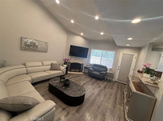 19928 Chase Street 23, Winnetka, CA 91306