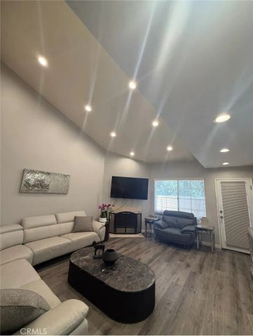19928 Chase Street 23, Winnetka, CA 91306