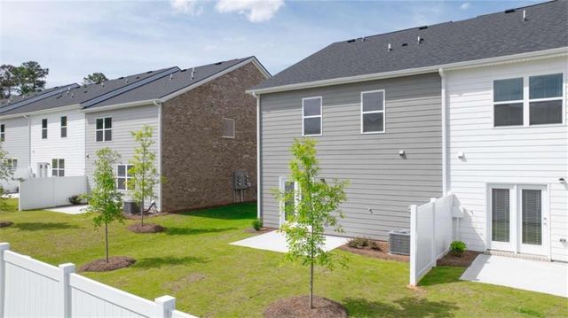 221 Sound Circle, Stockbridge, GA 30281