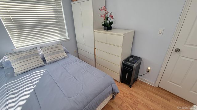 65-30 Grand Central Parkway 1, Forest Hills, NY 11375