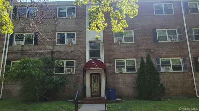 65-30 Grand Central Parkway 1, Forest Hills, NY 11375