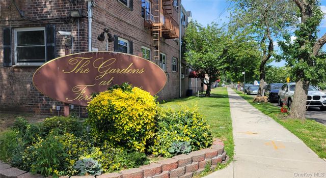 65-30 Grand Central Parkway 1, Forest Hills, NY 11375