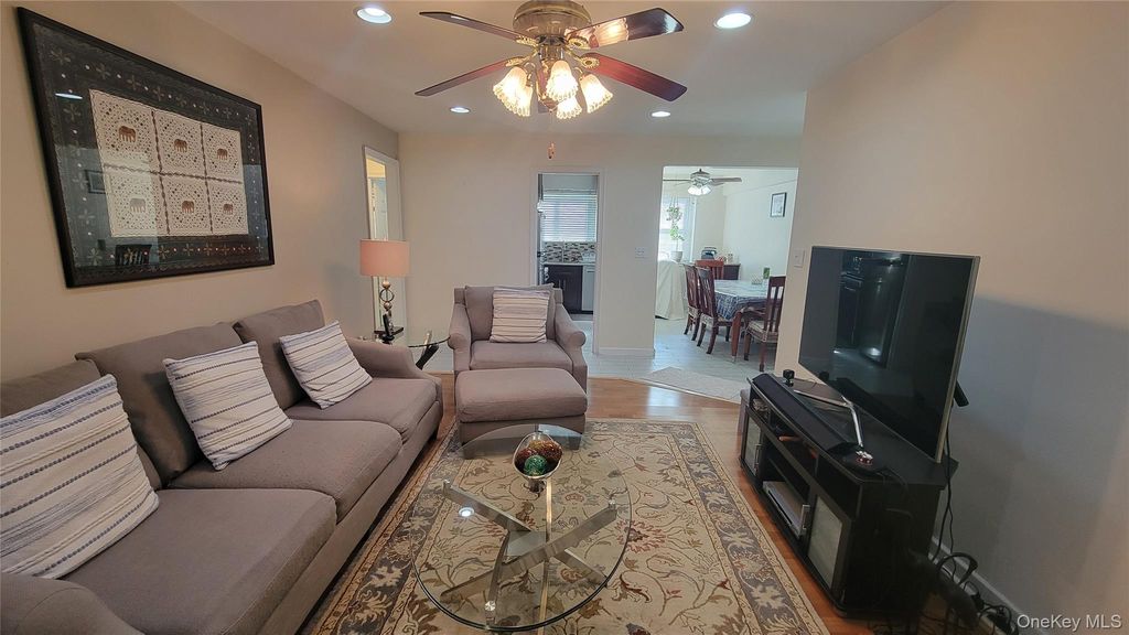 65-30 Grand Central Parkway 1A, Forest Hills, NY 11375 — photo 4