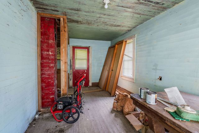 1687 Delk Creek Rd, Pall Mall, TN 38577