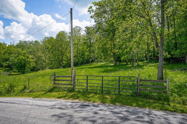 1687 Delk Creek Rd, Pall Mall, TN 38577