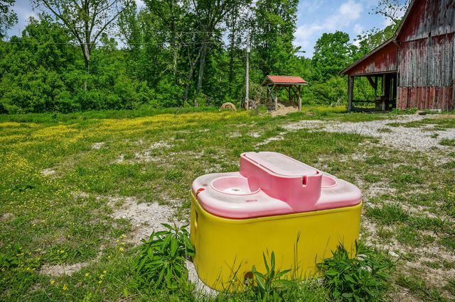 1687 Delk Creek Rd, Pall Mall, TN 38577