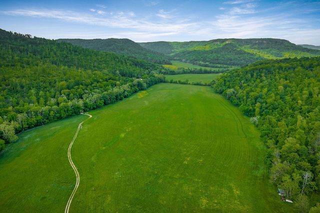 1687 Delk Creek Rd, Pall Mall, TN 38577