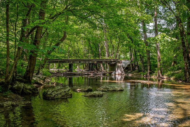 1687 Delk Creek Rd, Pall Mall, TN 38577