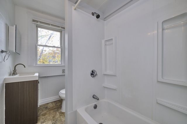 41 Salem St. 2L, Salem, MA 01970