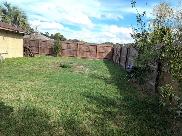 7154 Woodland West Drive, Houston, TX 77040