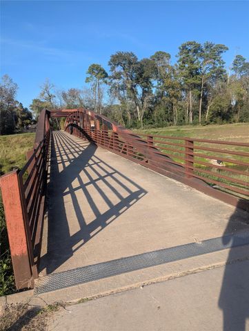 7154 Woodland West Drive, Houston, TX 77040