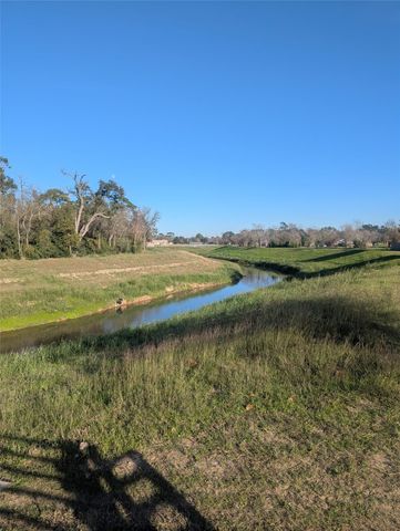 7154 Woodland West Drive, Houston, TX 77040