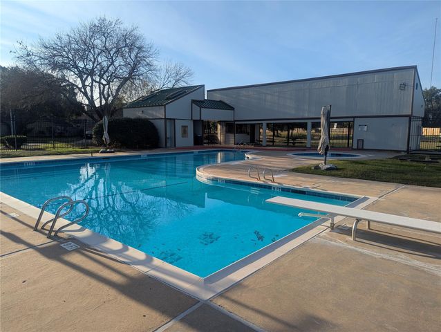 7154 Woodland West Drive, Houston, TX 77040