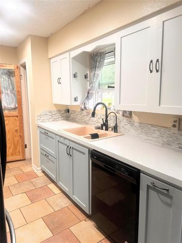 7154 Woodland West Drive, Houston, TX 77040