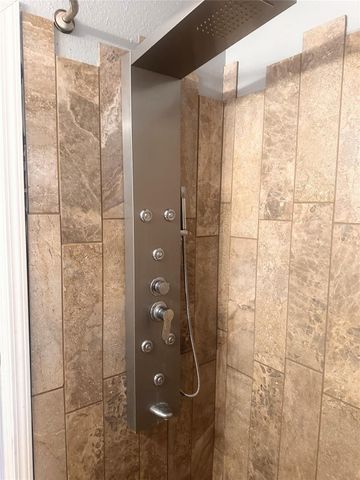 7154 Woodland West Drive, Houston, TX 77040