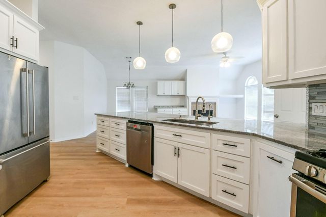 7915 Quail Meadow Drive, Houston, TX 77071