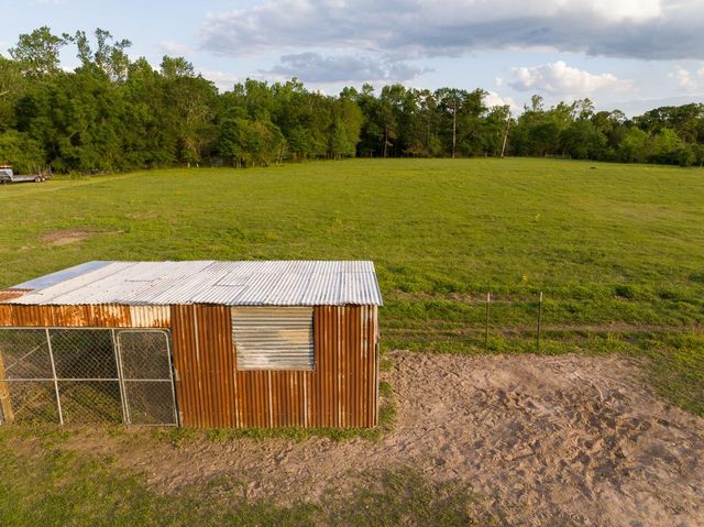 169 Fm 1696, Huntsville, TX 77340