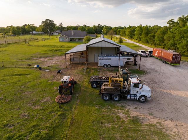 169 Fm 1696, Huntsville, TX 77340