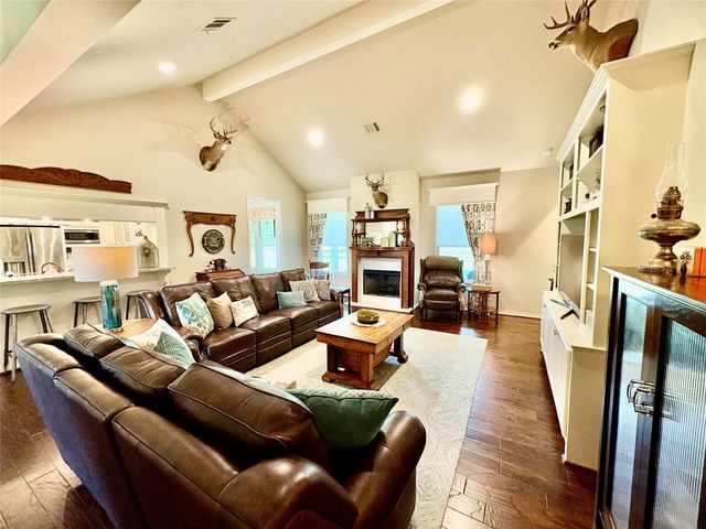 169 Fm 1696, Huntsville, TX 77340
