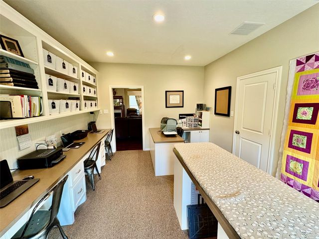 169 Fm 1696, Huntsville, TX 77340