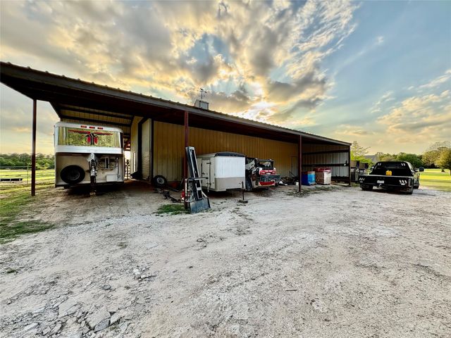169 Fm 1696, Huntsville, TX 77340