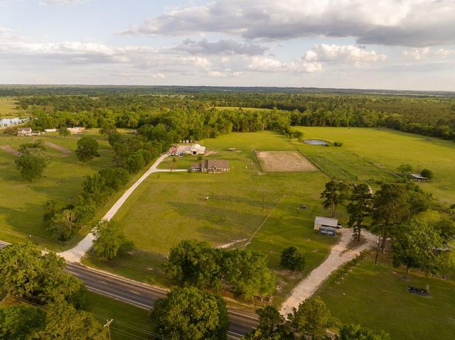 169 Fm 1696, Huntsville, TX 77340