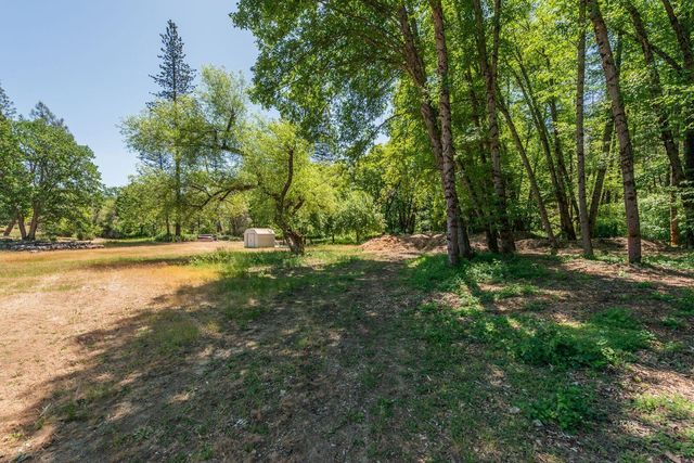 31 Rocky Road, Weaverville, CA 96093