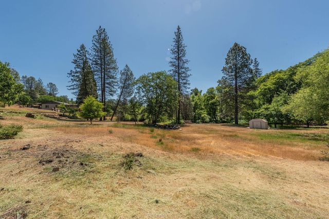 31 Rocky Road, Weaverville, CA 96093