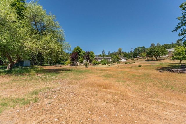 31 Rocky Road, Weaverville, CA 96093