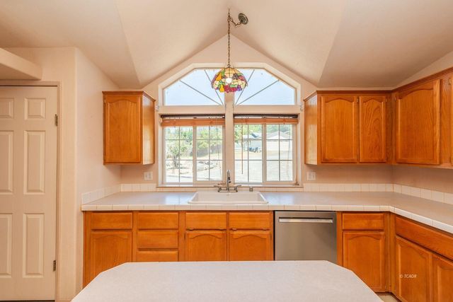 31 Rocky Road, Weaverville, CA 96093