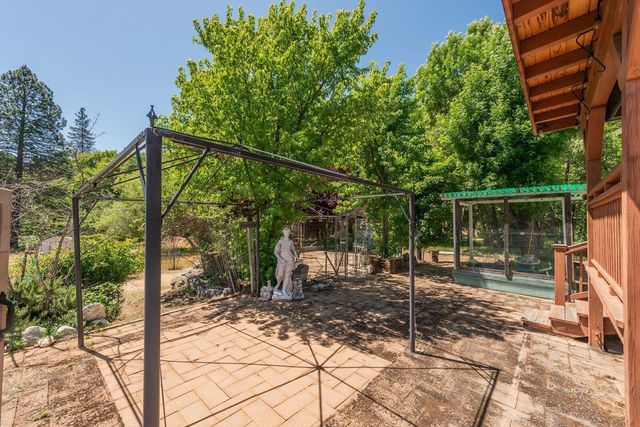31 Rocky Road, Weaverville, CA 96093